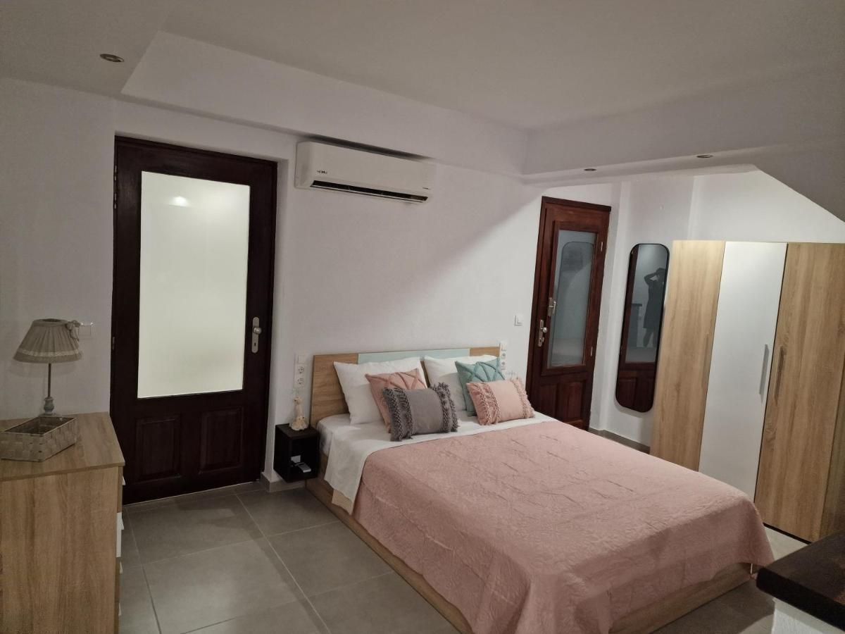 Το Στενάκι Apartment Skiathos Town Exterior photo