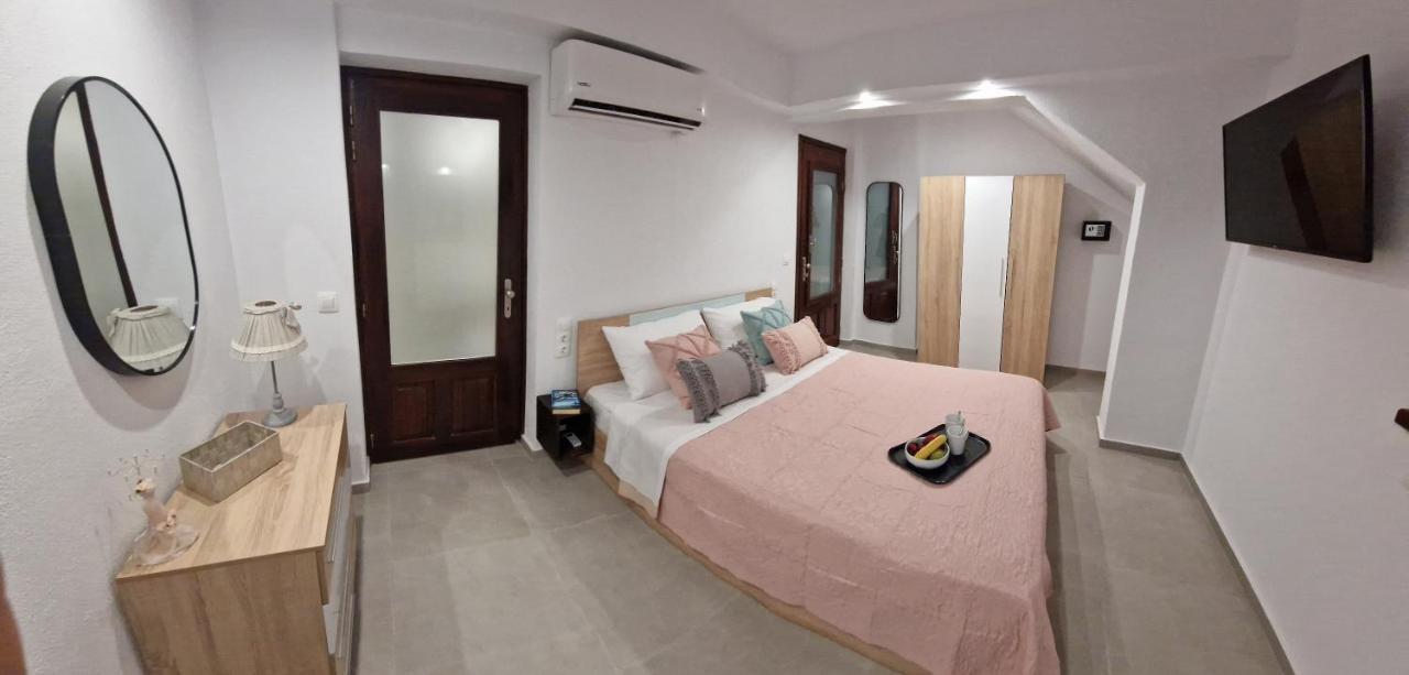 Το Στενάκι Apartment Skiathos Town Exterior photo