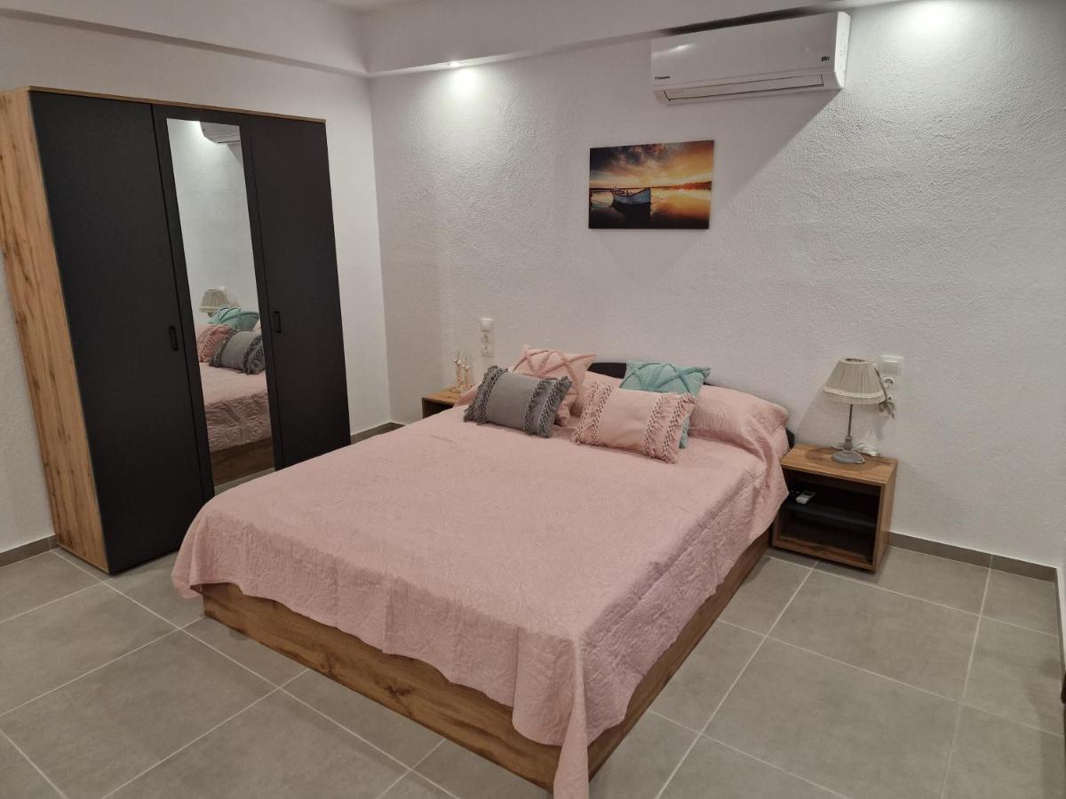 Το Στενάκι Apartment Skiathos Town Exterior photo