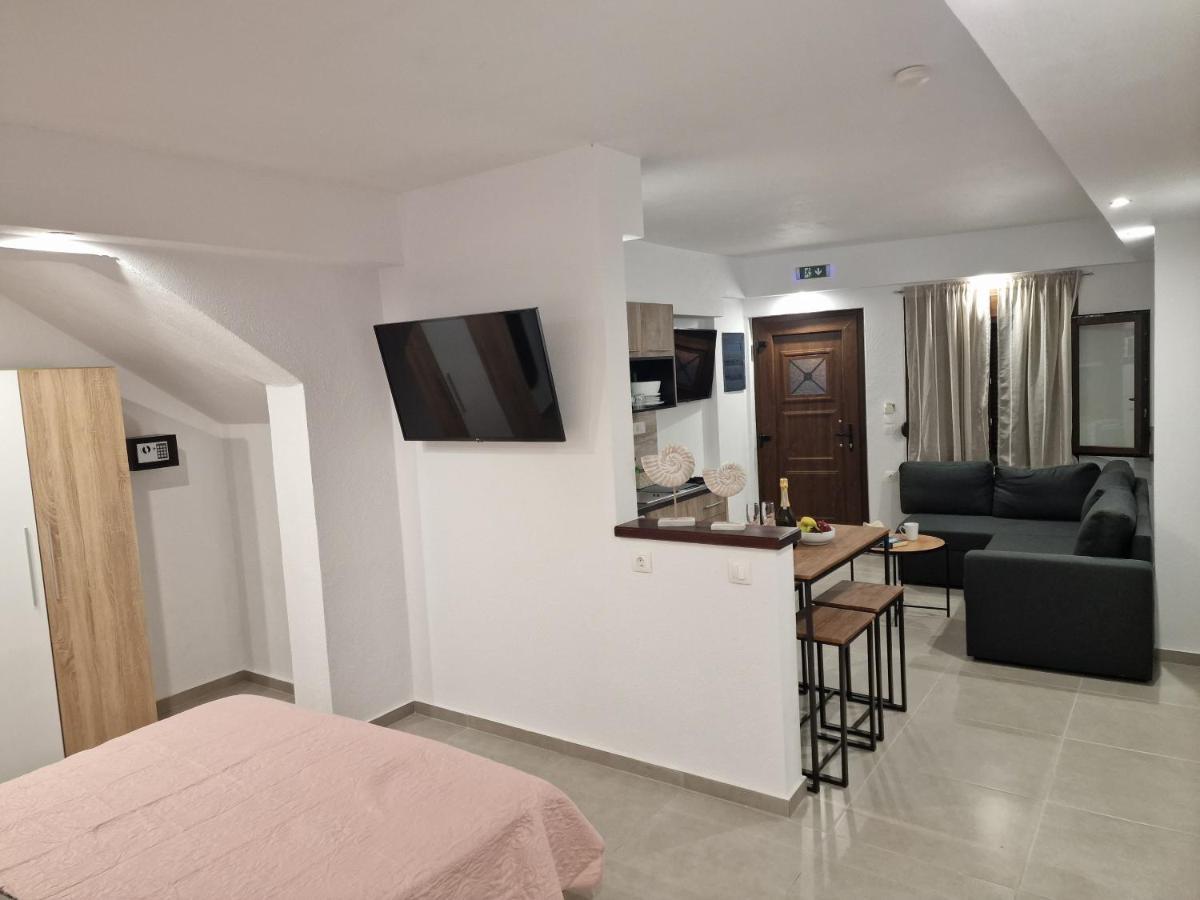 Το Στενάκι Apartment Skiathos Town Exterior photo